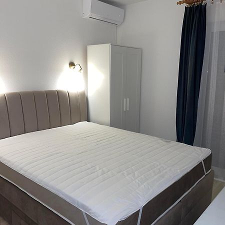 Apartmani Nada Примоштен Екстер'єр фото