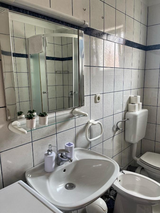 Apartmani Nada Примоштен Екстер'єр фото