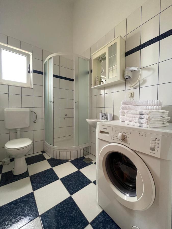 Apartmani Nada Примоштен Екстер'єр фото