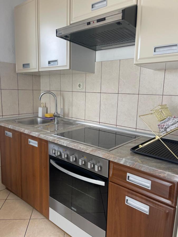 Apartmani Nada Примоштен Екстер'єр фото