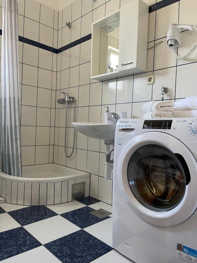 Apartmani Nada Примоштен Екстер'єр фото
