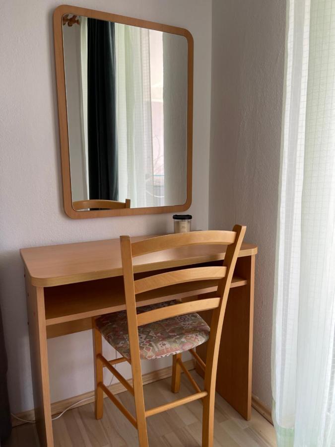 Apartmani Nada Примоштен Екстер'єр фото