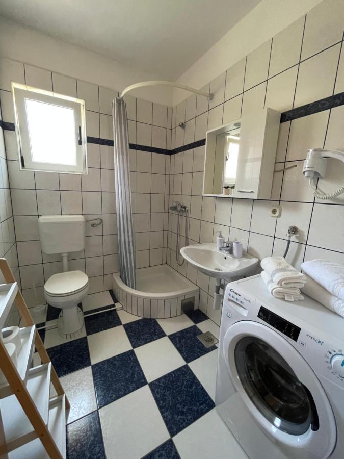 Apartmani Nada Примоштен Екстер'єр фото