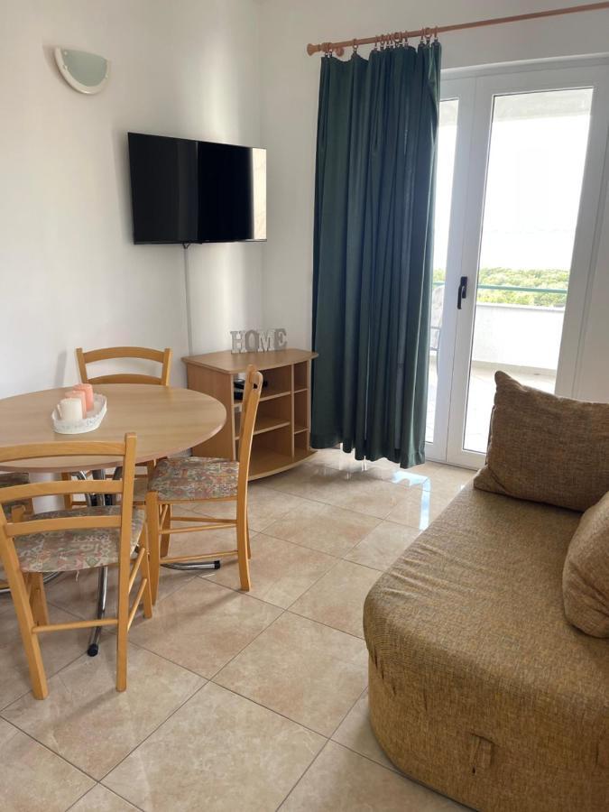 Apartmani Nada Примоштен Екстер'єр фото